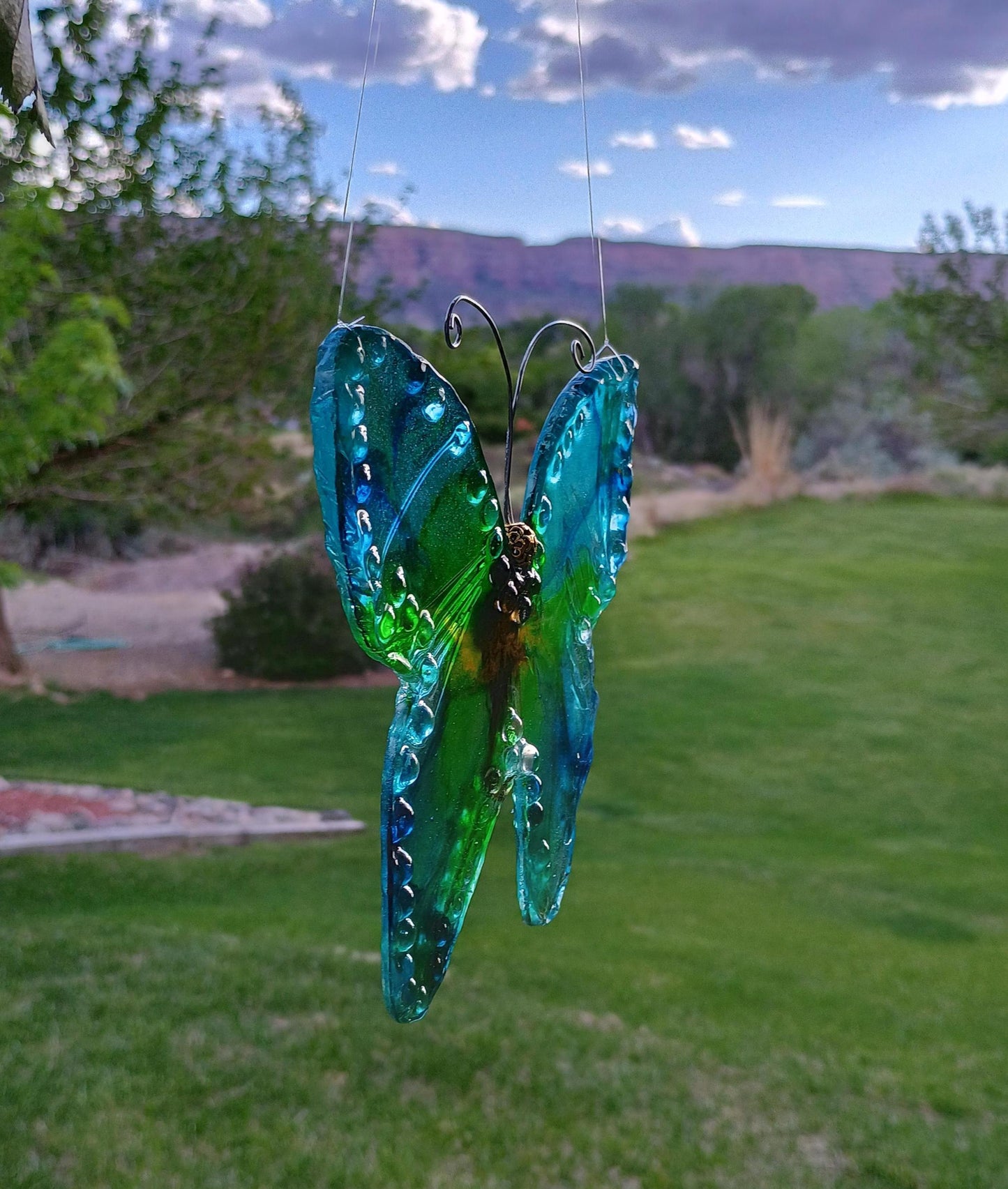 Sun Catcher Butterfly – Handmade Resin Spinning Window Hanging Garden Decor Gift
