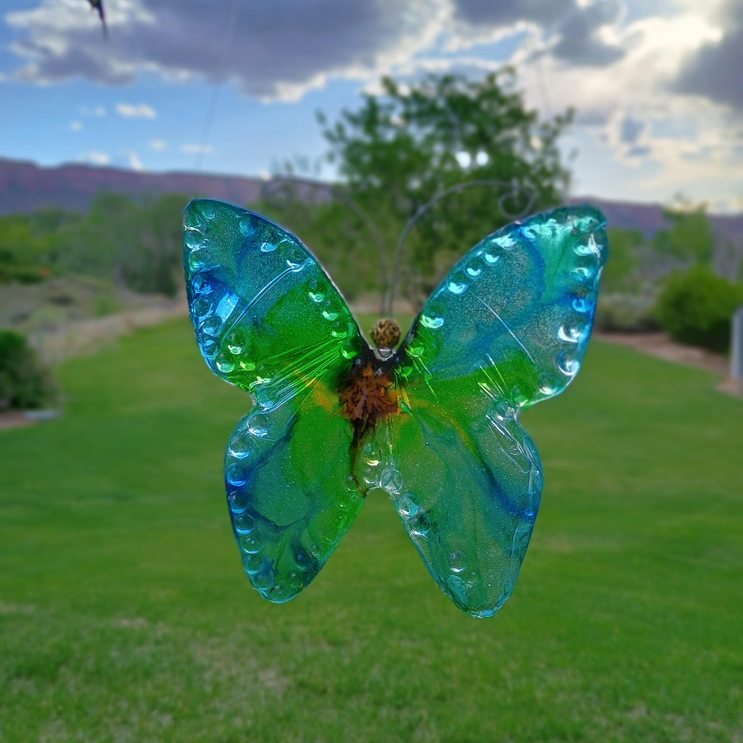 Sun Catcher Butterfly – Handmade Resin Spinning Window Hanging Garden Decor Gift