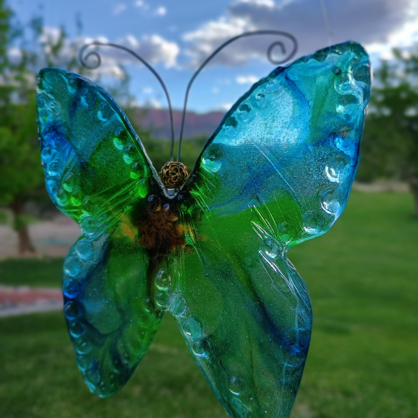 Sun Catcher Butterfly – Handmade Resin Spinning Window Hanging Garden Decor Gift